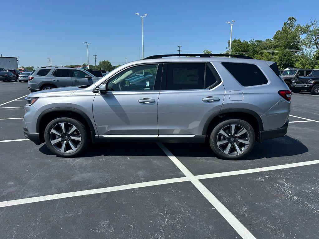 new 2025 Honda Pilot car, priced at $51,095