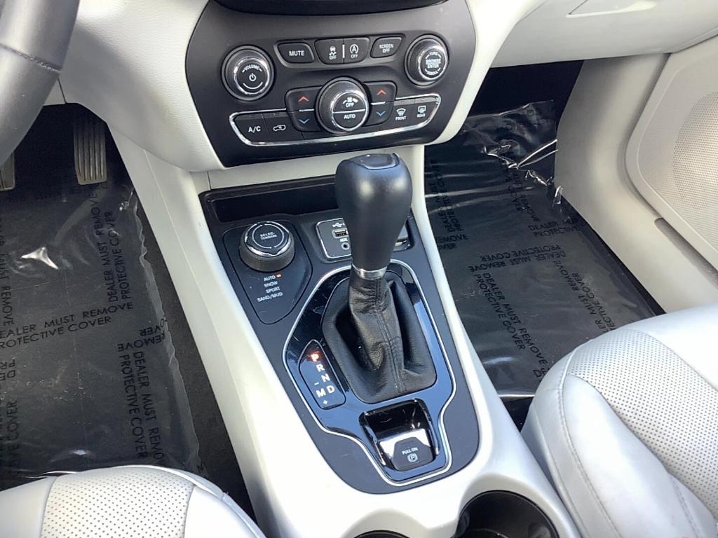 used 2021 Jeep Cherokee car, priced at $25,995