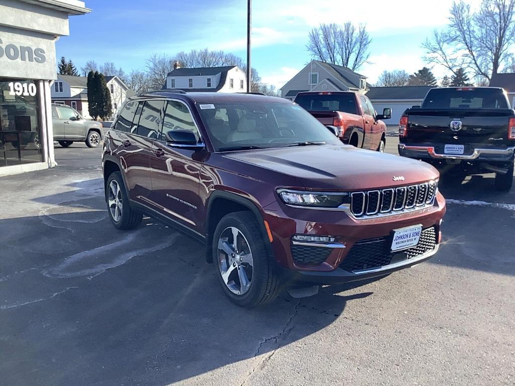 new 2025 Jeep Grand Cherokee car, priced at $56,677