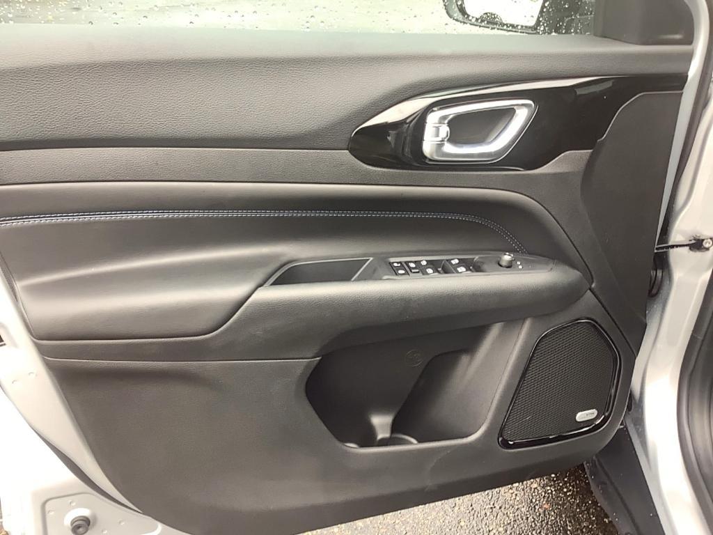 new 2025 Jeep Compass car, priced at $39,358