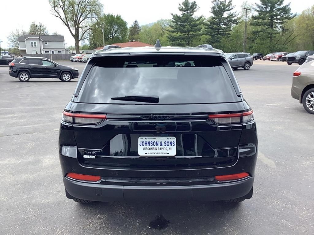 new 2025 Jeep Grand Cherokee car, priced at $46,410