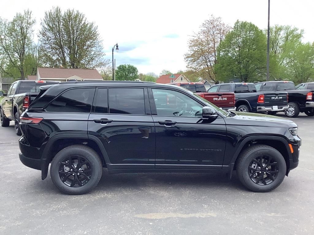 new 2025 Jeep Grand Cherokee car, priced at $46,410