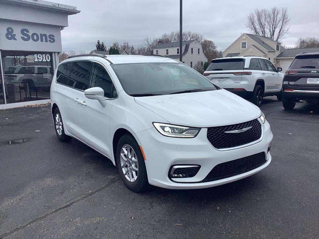 used 2022 Chrysler Pacifica car, priced at $25,000