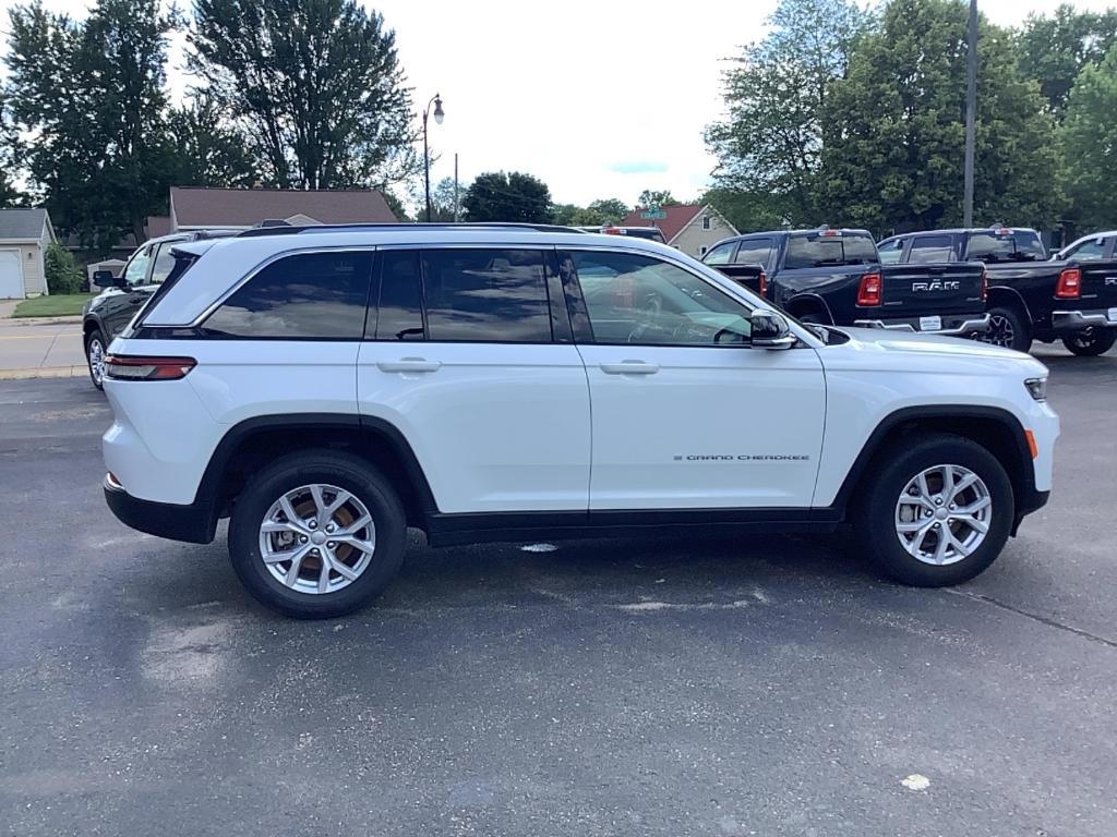 used 2024 Jeep Grand Cherokee car, priced at $34,995