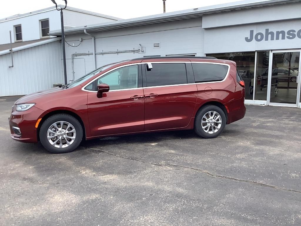 used 2022 Chrysler Pacifica car, priced at $24,999