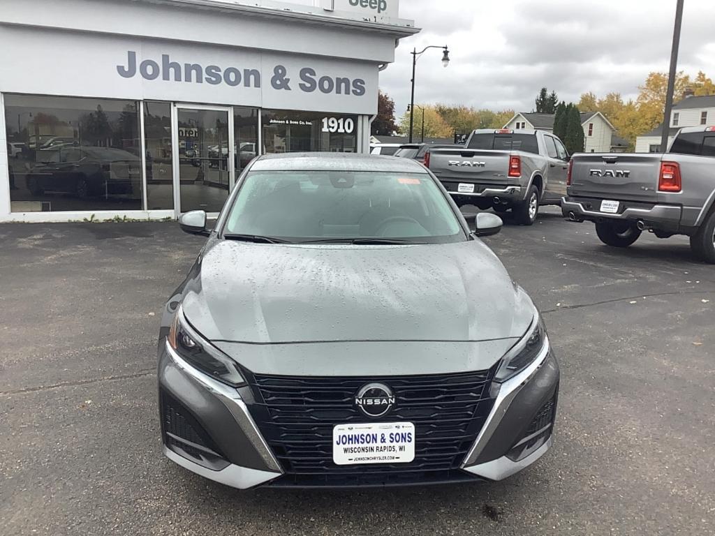 used 2023 Nissan Altima car