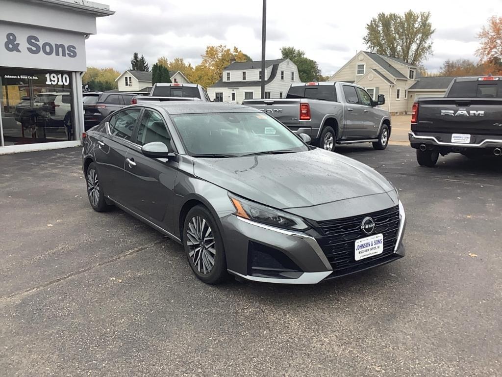 used 2023 Nissan Altima car