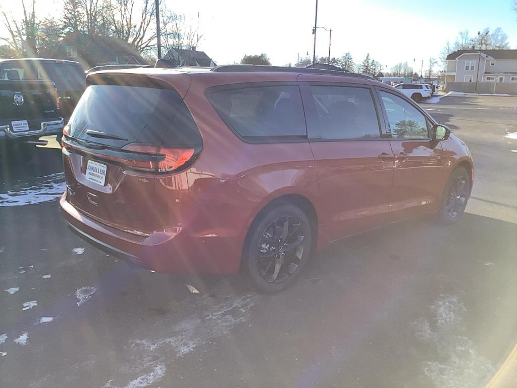 new 2024 Chrysler Pacifica car, priced at $52,048