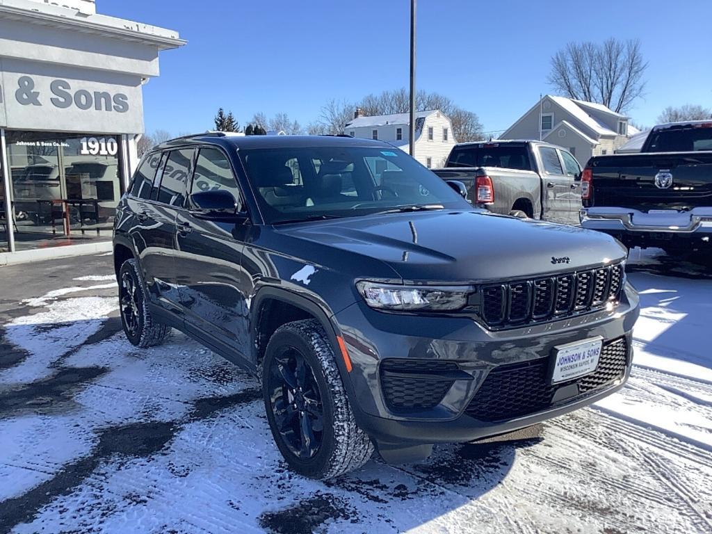 new 2024 Jeep Grand Cherokee car, priced at $48,738