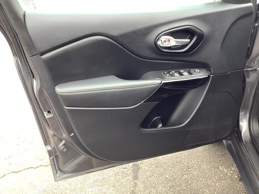 used 2023 Jeep Cherokee car, priced at $23,994