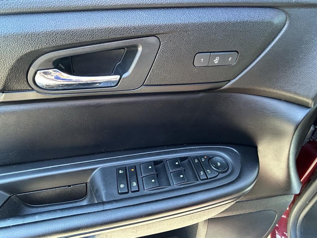 used 2017 Chevrolet Traverse car, priced at $12,992