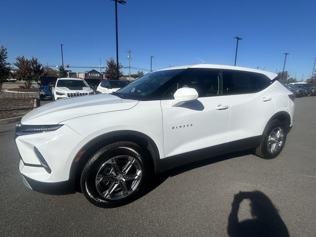 new 2025 Chevrolet Blazer car, priced at $34,279