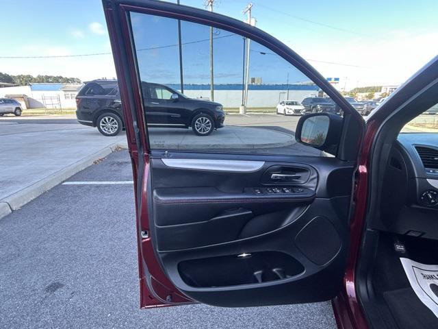used 2018 Dodge Grand Caravan car, priced at $12,980
