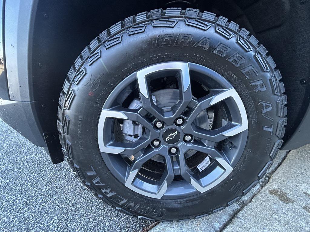 new 2026 Chevrolet Equinox car, priced at $33,384