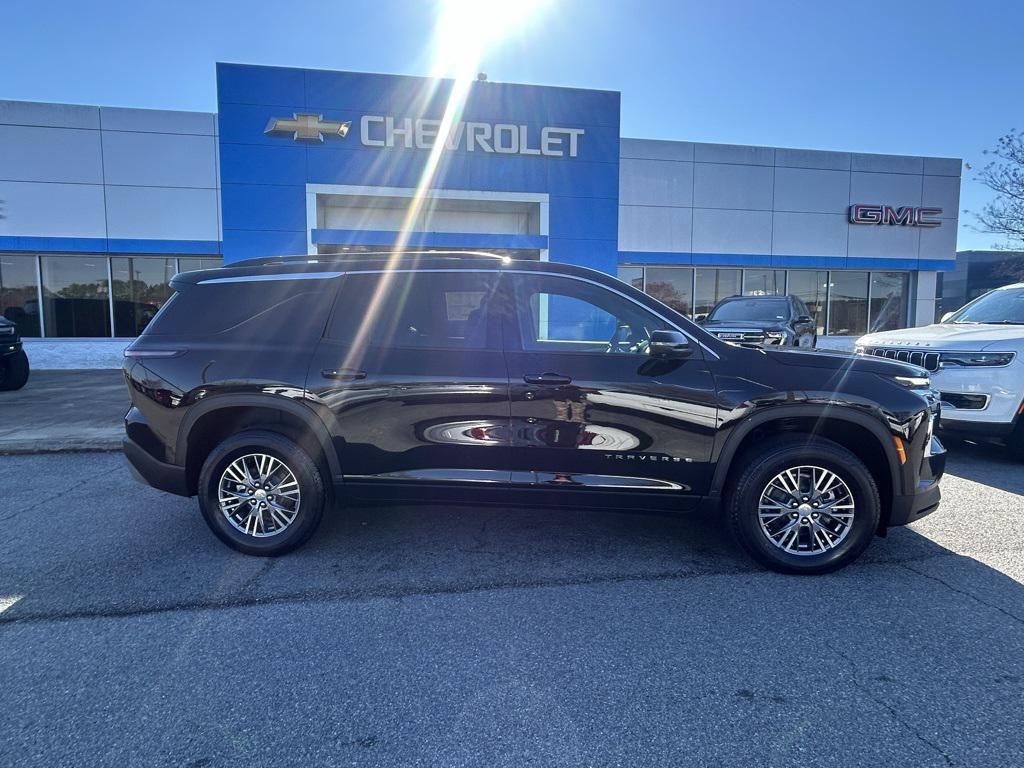 new 2025 Chevrolet Traverse car, priced at $38,938