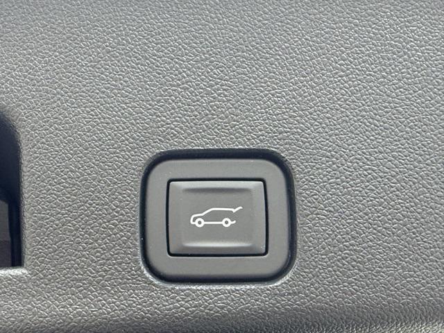 new 2025 Chevrolet Traverse car, priced at $46,060
