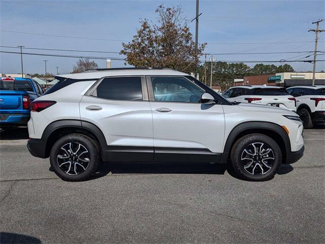 new 2025 Chevrolet TrailBlazer car, priced at $32,651