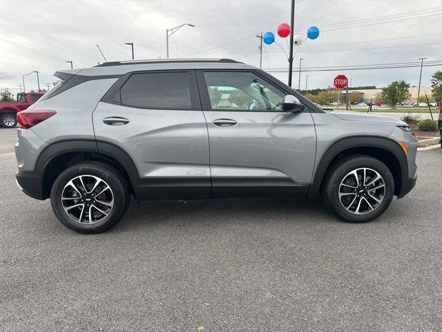 new 2025 Chevrolet TrailBlazer car, priced at $28,581