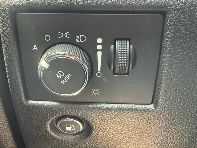 used 2022 Jeep Grand Cherokee car, priced at $29,225