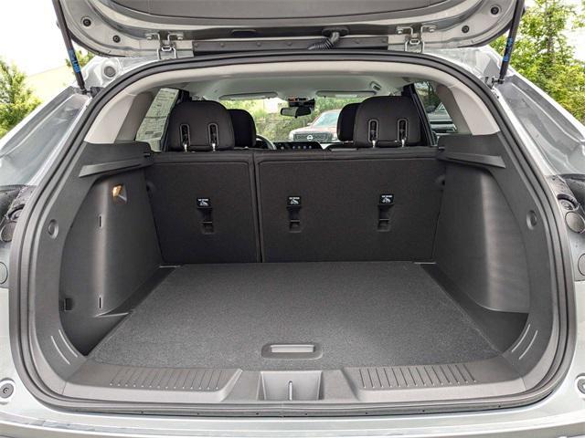 new 2025 Chevrolet Trax car