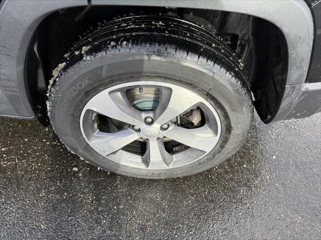 used 2020 Jeep Cherokee car, priced at $20,900