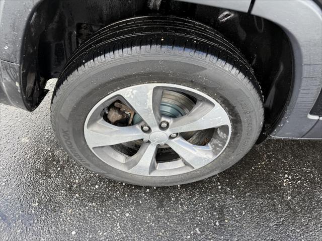used 2020 Jeep Cherokee car, priced at $20,900