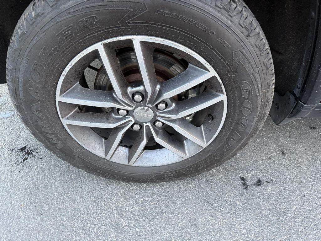 used 2018 Jeep Grand Cherokee car, priced at $15,995