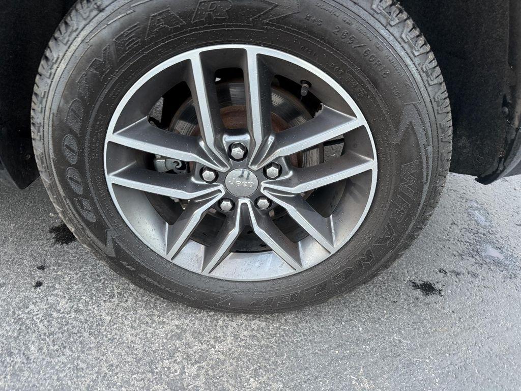 used 2018 Jeep Grand Cherokee car, priced at $15,995