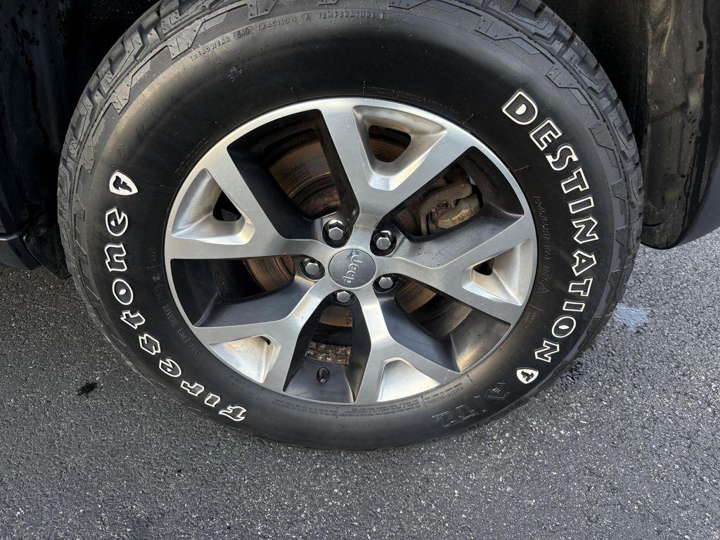 used 2016 Jeep Cherokee car, priced at $13,995