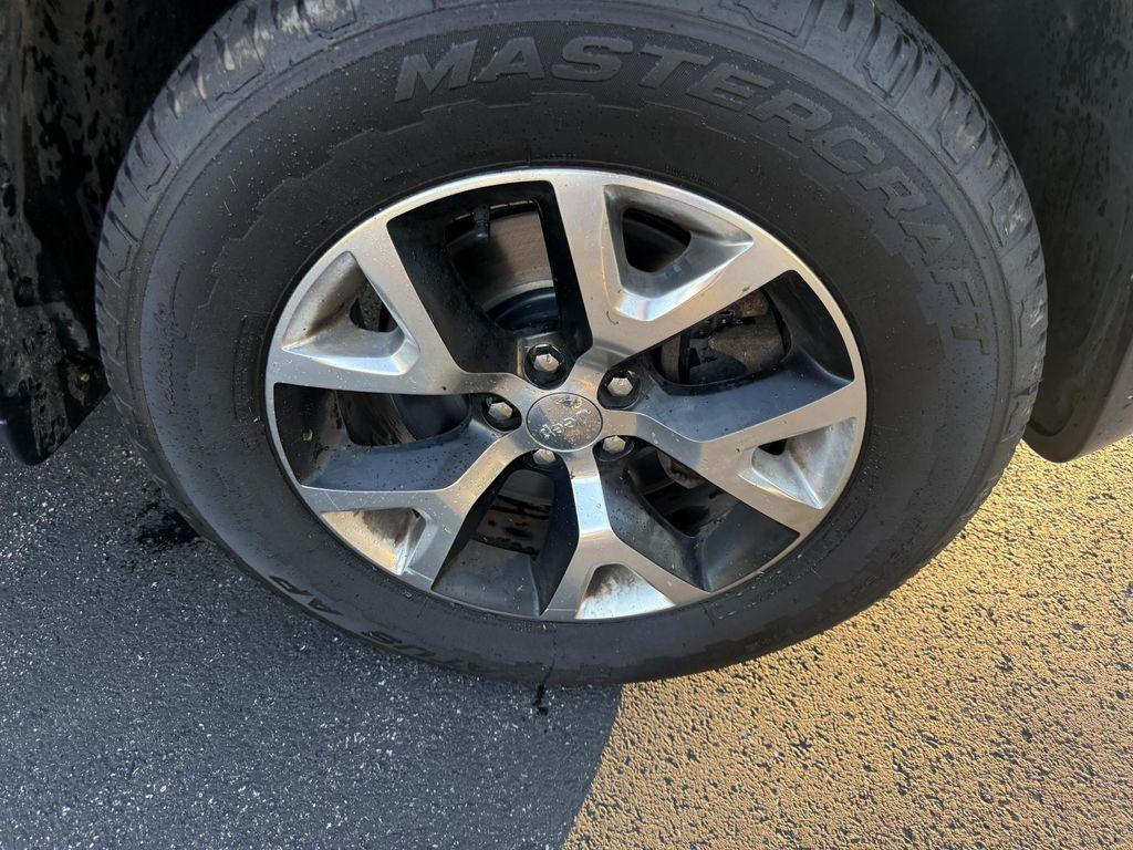 used 2016 Jeep Cherokee car, priced at $13,995