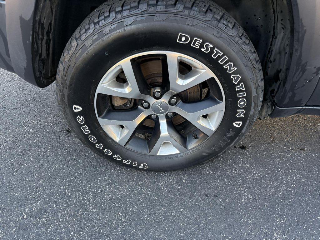 used 2016 Jeep Cherokee car, priced at $13,995