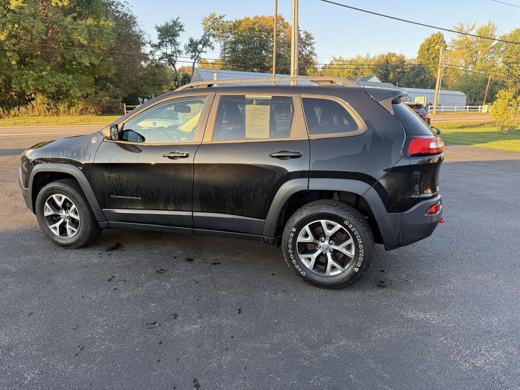 used 2016 Jeep Cherokee car, priced at $13,995