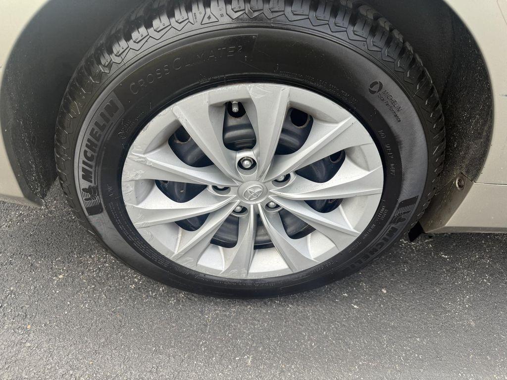 used 2015 Toyota Camry Hybrid car, priced at $12,925