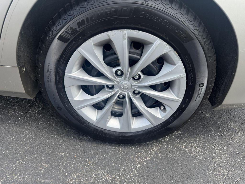 used 2015 Toyota Camry Hybrid car, priced at $12,925