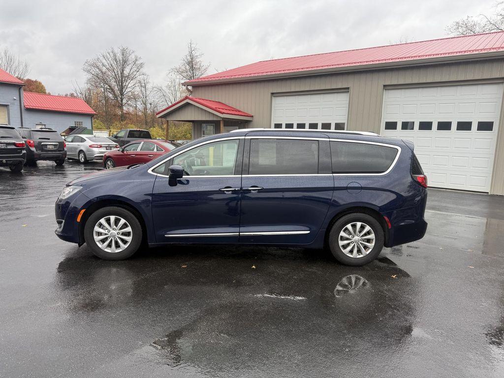 used 2019 Chrysler Pacifica car, priced at $17,993