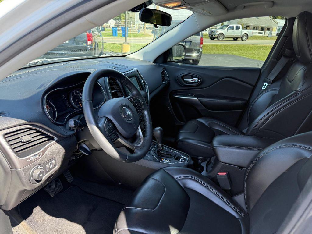 used 2019 Jeep Cherokee car, priced at $15,993