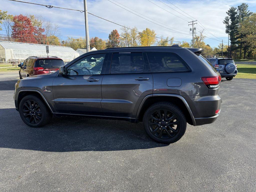 used 2017 Jeep Grand Cherokee car, priced at $15,893