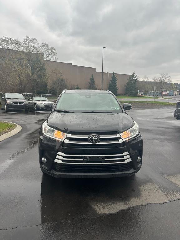 used 2018 Toyota Highlander car, priced at $23,799