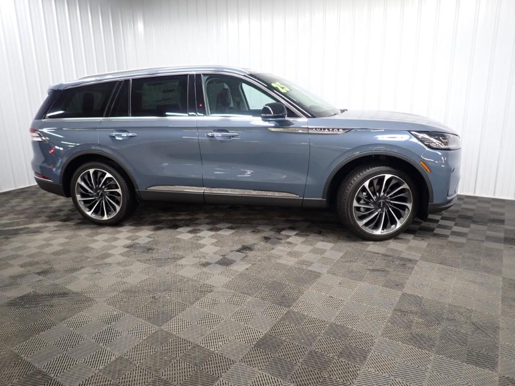 new 2025 Lincoln Aviator car, priced at $72,499