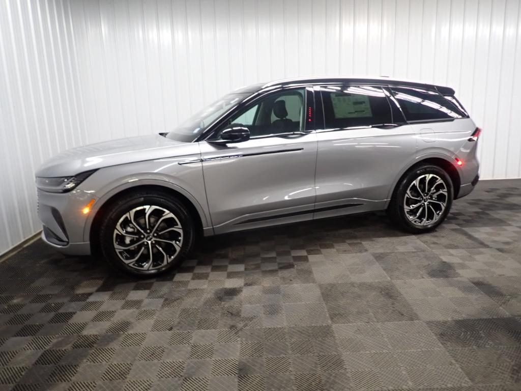 new 2025 Lincoln Nautilus car, priced at $61,999