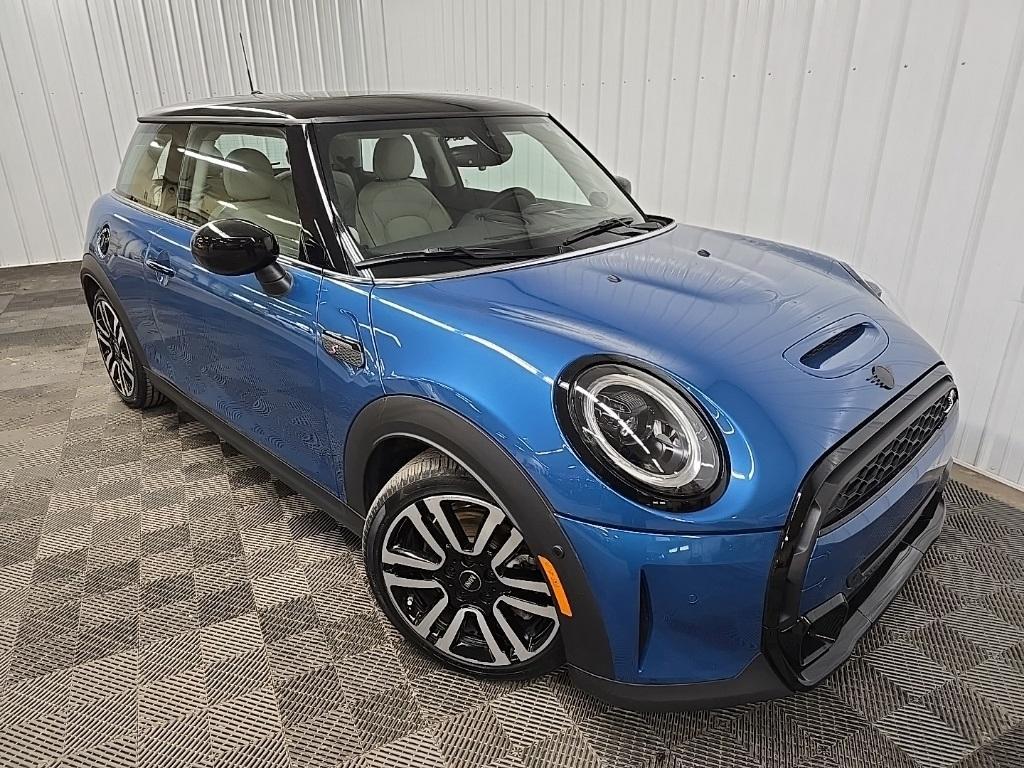used 2023 MINI Hardtop car, priced at $28,298