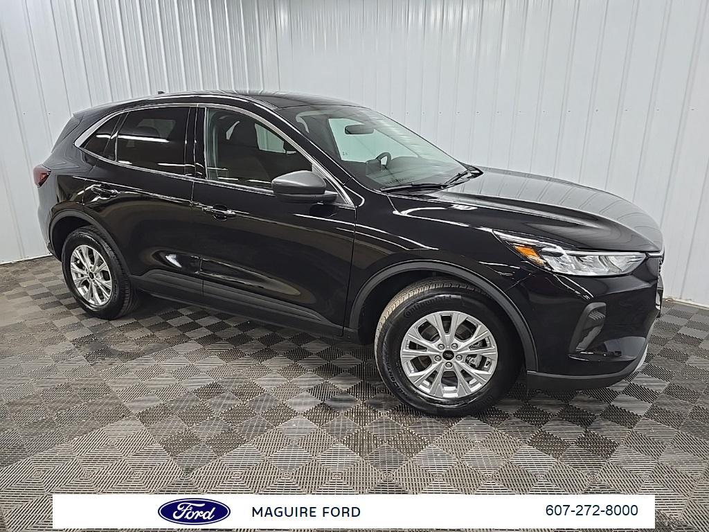 used 2023 Ford Escape car, priced at $24,999