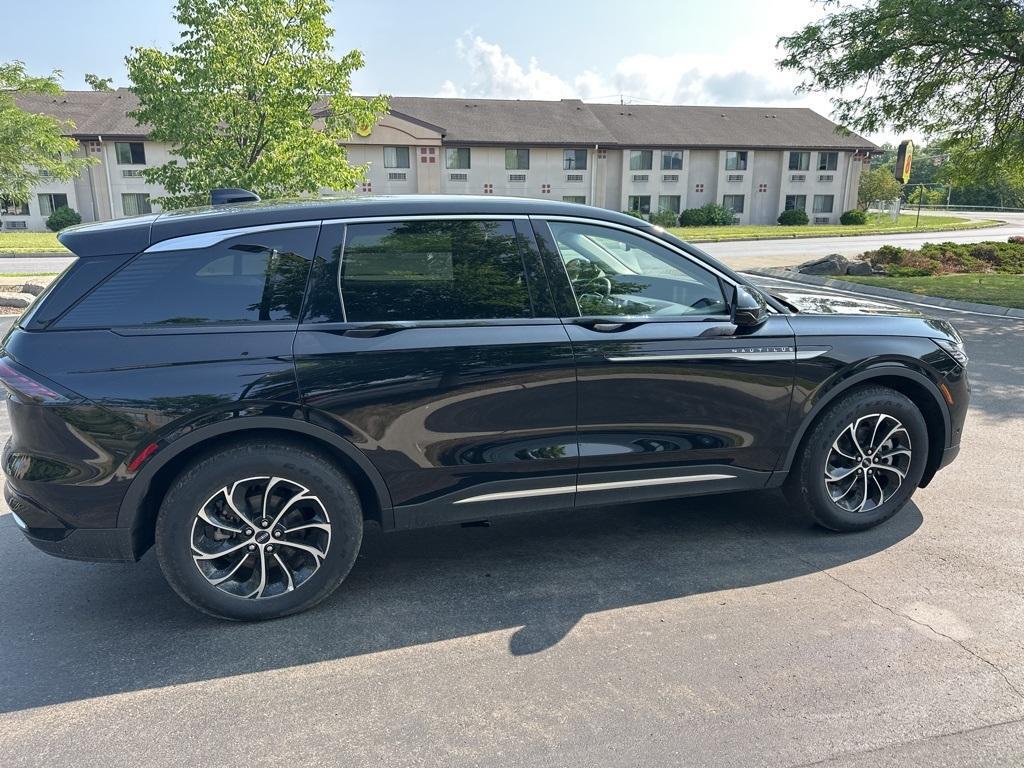 used 2024 Lincoln Nautilus car, priced at $44,499
