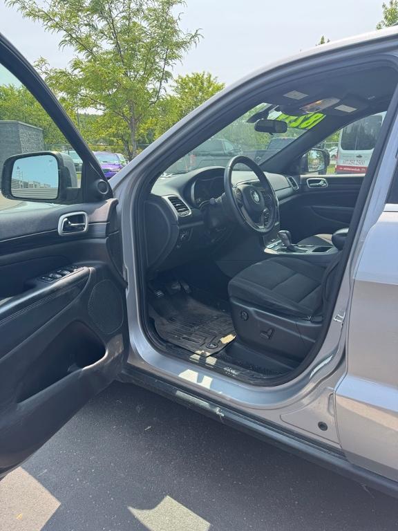 used 2019 Jeep Grand Cherokee car, priced at $18,298