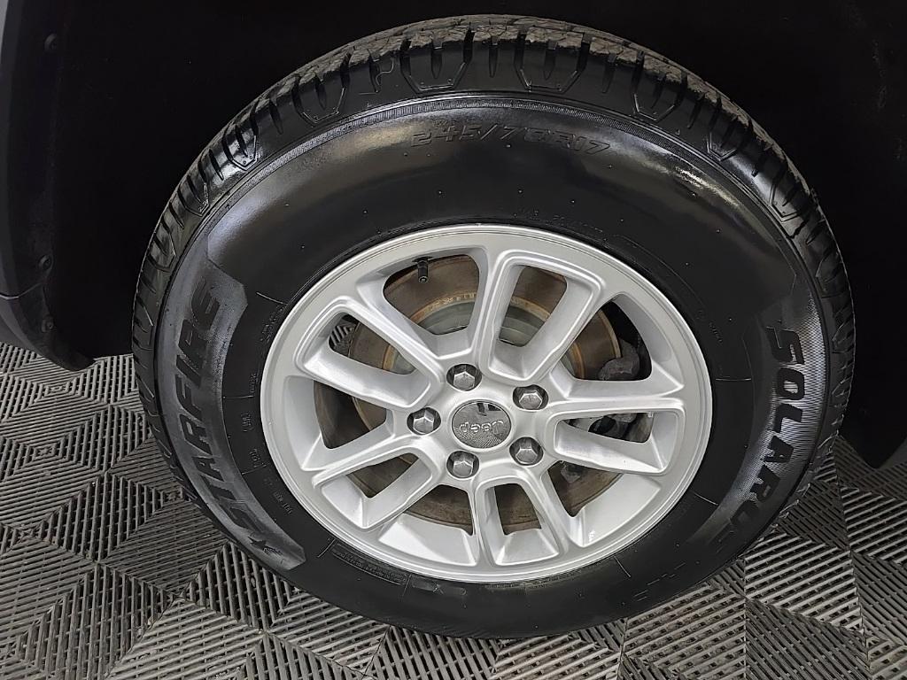 used 2019 Jeep Grand Cherokee car, priced at $17,199