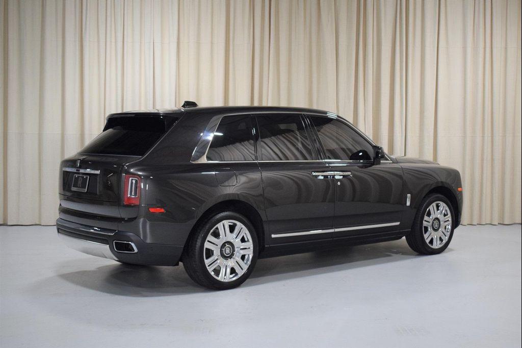 used 2022 Rolls-Royce Cullinan car, priced at $284,999