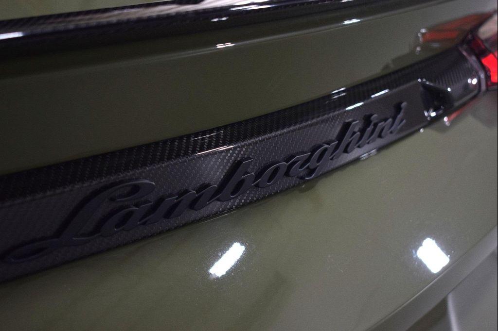 used 2024 Lamborghini Urus car, priced at $304,999