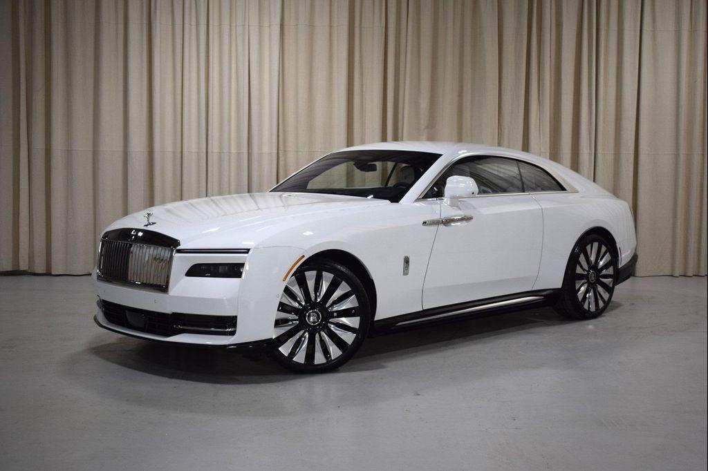 new 2025 Rolls-Royce Spectre car, priced at $489,275