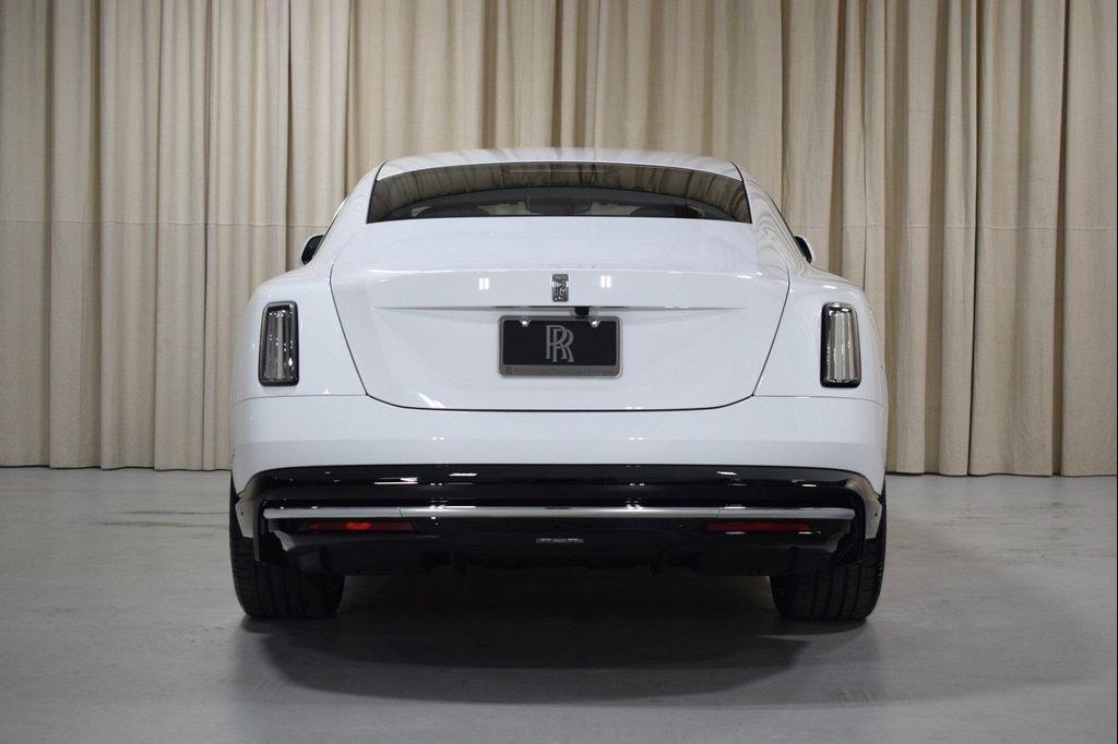 new 2025 Rolls-Royce Spectre car, priced at $489,275