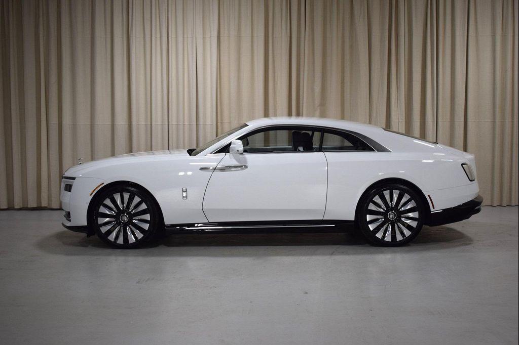new 2025 Rolls-Royce Spectre car, priced at $489,275